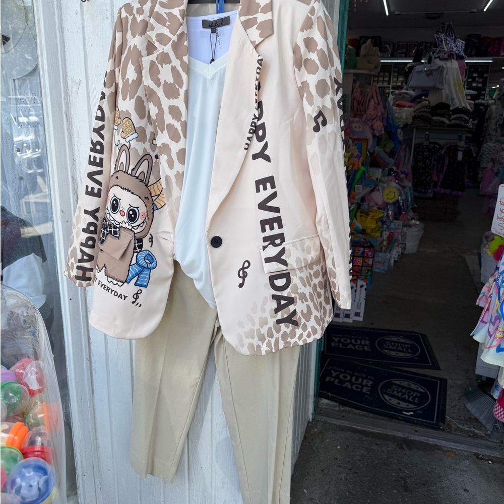 Stylish Beige Graphic Blazer